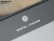 I collegamenti così come la webcam hanno un design riservato.