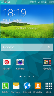 La UI TouchWiz UI è basata su Android 4.4 e non è cambiata molto rispetto all'S5