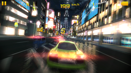 Lo smartphone riesce a gestire i giochi pesanti come "Asphalt 8"...