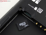 Slot MicroSD oltre la batteria