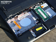 Tra questi l'harddrive (250GB in 2.5", qui rimosso),