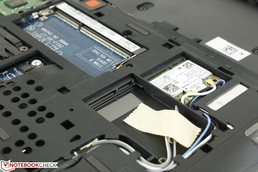 Il nostro modello ha uno slot SODIMM libero oltre allo slot PCI-e per le configurazioni WWAN.