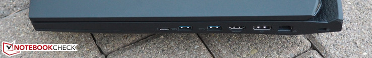 Destra: USB 3.1 (inc. Thunderbolt 3), 2x USB 3.0, HDMI, DisplayPort, RJ45-LAN, slot Kensington lock