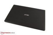 Acer ha dato al coperchio un discreto design.