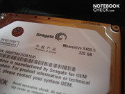 Il disco fisso Seagate ha una capacità di 320 GByte e gira a 5400rpm.