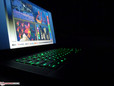 Diversamente da Alienware, Razer non esagera con l'illuminazione.