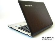 Lenovo, col suo Ideapad U350, si rivolge agli utenti che cercano mobilità.