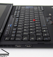 La tastiera ha il classico layout Thinkpad.