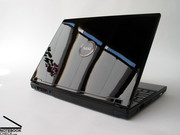 Il case del Megabook GX600 è completamente in plastica nera lucida.