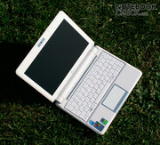 L'Asus Eee PC 901 è un netbook da 8.9" con CPU Intel Atom...