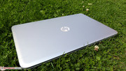 Ed anche stando su di un prato: HP Envy 17.