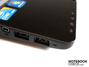 FireWire e due porte USB 2.0 completano il cerchio.