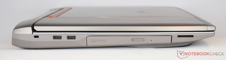 Left side: Kensington lock, 2x USB 3.0, DVD-RAM, SD-card reader