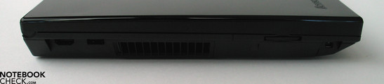 Lato sinistro: porta HDMI, USB 2.0, SD card reader, Firewire
