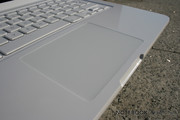 Ma il trackpad in vetro è brillante ed ora ha uno scrolling inerziale.