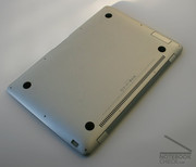 A pieno carico il case si scalda in modo apprezzabile, ma in idle il MacBook Air rimane freddo.