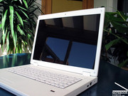 Un WXGA standard o un WSXGA con una risoluzione di 1280x800 pixel.