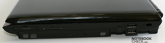 Lato destro: ExpressCard34, CardReader, drive ottico, 2x USB, Kensington Lock