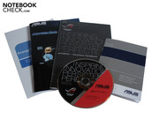 Asus ha incluso diversi manualetti, ed il DVD dei driver e dei programmi nella scatola del G73SW.