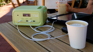 Il Bluetti Elite 10 in una colorazione verde prato (Fonte: Bluetti)