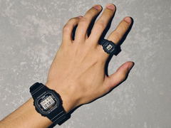 L&#039;orologio ad anello G-Shock Nano DWN-5600 di Casio (nella foto) sarà distribuito in Europa. (Fonte: Casio)