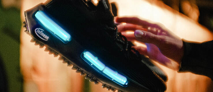 La Lighting Shoe reagisce con effetti di illuminazione a LED alla musica ambientale (Fonte immagine: Infineon)