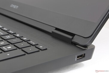 Le cerniere avrebbero potuto essere più rigide per una migliore sensazione di longevità