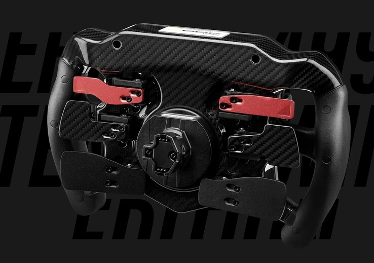 Il volante Thrustmaster Ferrari 499P è dotato di due pedali del cambio in fibra di carbonio e di quattro pedali analogici in metallo.