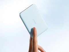 Banca di energia Nano di Anker (5K, MagGo, Slim) in blu