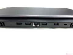 Lato posteriore: HDMI 2.0, USB-A 3.2 Gen 2, Gigabit Ethernet, USB-A 3.2 Gen 2, alimentazione, lock slot
