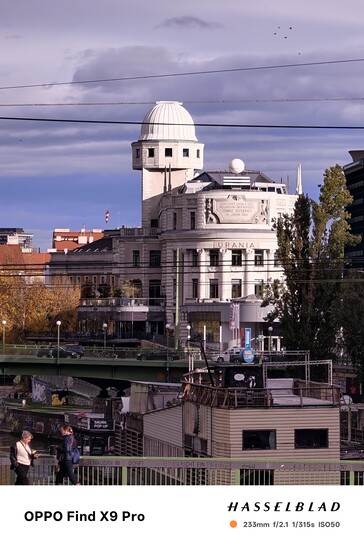 Oppo Find X9 Pro con zoom 10x senza obiettivo tele.