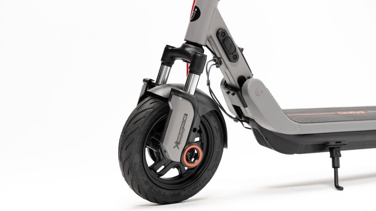Il monopattino elettrico Segway E3 Go monta pneumatici da 10