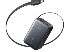 Il power bank A1638 è dotato di un cavo e di un display integrati (Fonte: Anker)