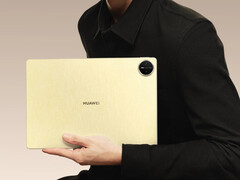 Il MatePad Pro 13.2 (2025) è già un tablet relativamente grande, tutto sommato. (Fonte: Huawei)