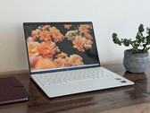 Recensione di HP OmniBook 7 Aero 13: Il portatile da 13 pollici più leggero al mondo con oltre 40 TOPS NPU