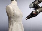 Il MIT Self Assembly Lab ha prototipato un metodo di produzione di abiti a maglia 4D che assicura una vestibilità perfetta grazie al calore. (Fonte: MIT Self Assembly Lab)