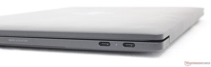 A destra: 2x USB-A 4.0 con Thunderbolt 4 + DisplayPort + Power Delivery