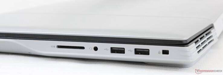 Lato destro: lettore SD, 3.5 mm combo audio, 2x USB 2.0 Type-A, Noble Lock
