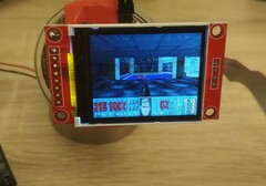 Dal punto di vista odierno, giochi classici come l'originale Doom non richiedono certo molta potenza di calcolo (Immagine: Next-Hack)