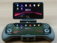 Il componente aggiuntivo Retroid Dual Screen può rispecchiare lo schermo del suo palmare o visualizzare un contenuto diverso. (Fonte: Retroid Pocket)