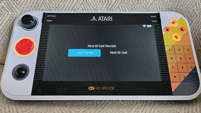 Se inserisce una scheda SD formattata correttamente, si apre un menu (fonte: Marc Zander, Notebookcheck)