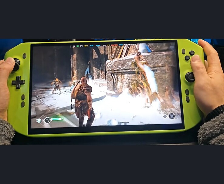 PC portatile da gioco fai da te con RTX 4090 che esegue God of War. (Fonte immagine: NITTRX su YouTube)
