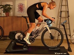 Garmin Tacx NEO 3M può simulare diverse superfici, tra cui ghiaia e ciottoli. (Fonte: Garmin)