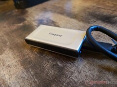 Kingston lancia l&#039;SSD esterno USB-C XS2000 con certificazione IP55 e velocità superiore a qualsiasi unità SATA III