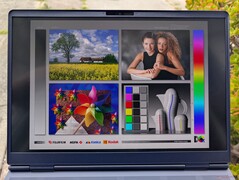 All'aperto, all'ombra. I computer portatili Alienware non sono progettati per una visibilità ottimale all'aperto