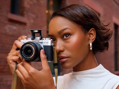 La fotocamera digitale mirrorless Fujifilm X-T30 III è un modello compatto che offre foto da 26,1 MP e video 6K 30P. (Fonte: Fujifilm)