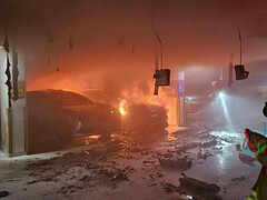Un incidente d&#039;incendio in Corea del Sud che ha coinvolto una Mercedes Benz elettrica (Fonte: Gyeonggi Fire and Disaster Headquarters)