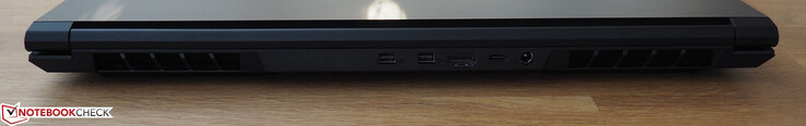 Lato posteriore: 2x Mini DisplayPort 1.4, HDMI 2.0, USB 3.0 (Type C), alimentazione