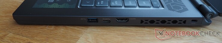 Lato destro: USB-A 3.2 Gen 2, USB-C 3.2 Gen 2 (incl. DisplayPort), HDMI, blocco Kensington