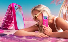 Un po' in ritardo, HMD Global presenta un telefono flip per il film di Barbie. (Fonte: HMD Global)